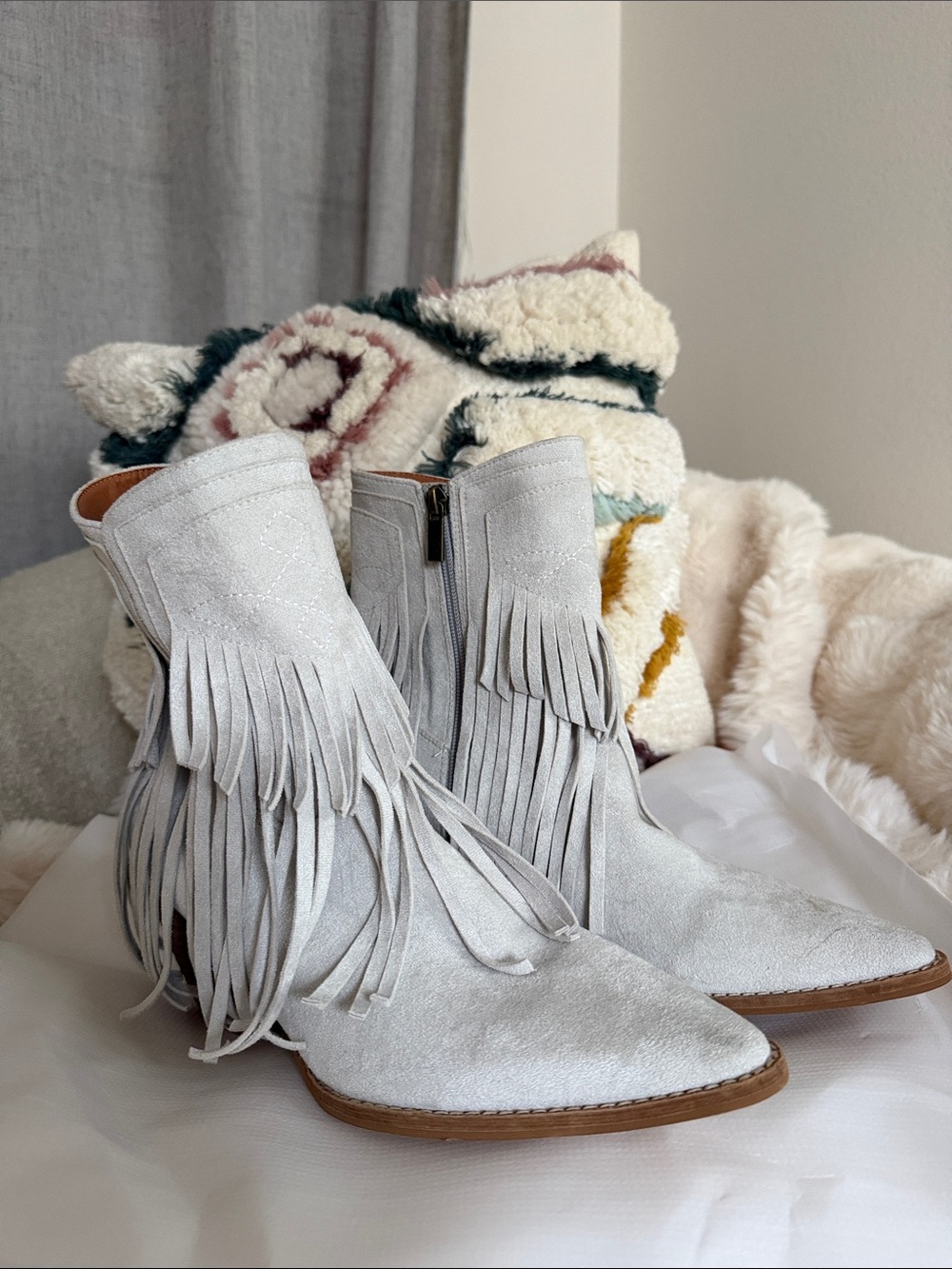 BEAST FASHION Light Gray Suede Fringe Ankle Boots new